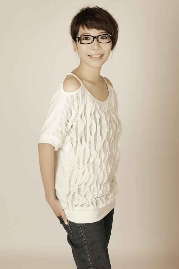 嘉 晞 -- FM901主持