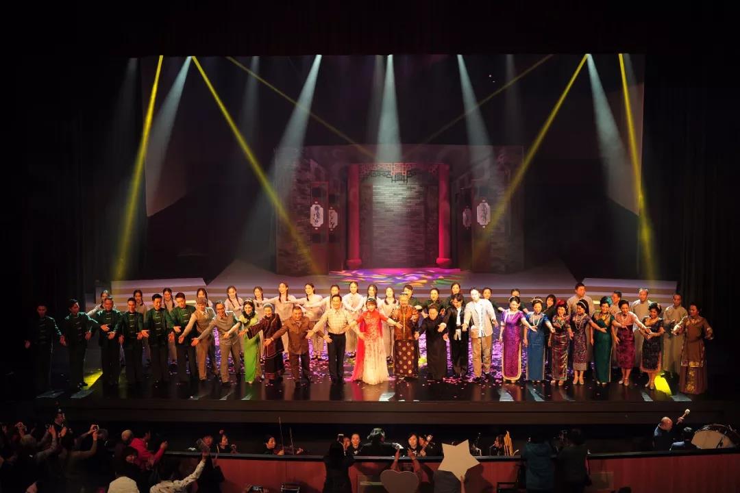 曲艺音乐剧《小明星》